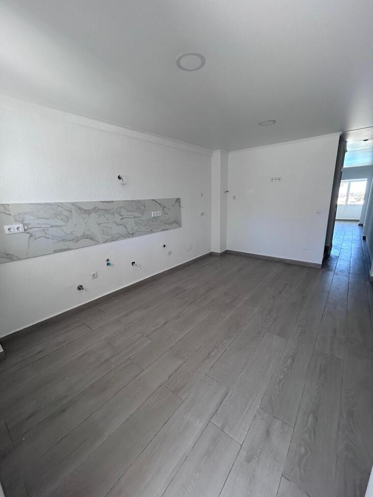 Bedroom in duplex for sale in Torrevieja