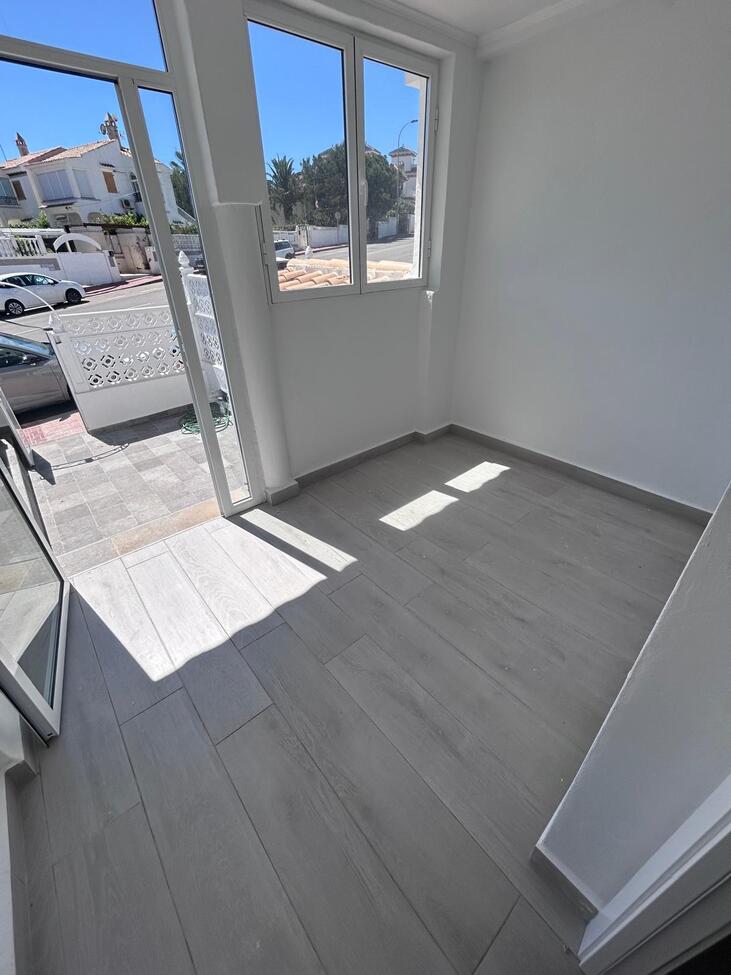 Dining area in duplex for sale in Torrevieja