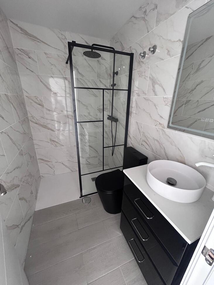 Bedroom in duplex for sale in Torrevieja