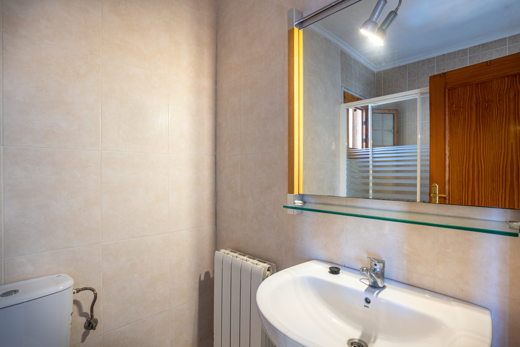 Master bedroom in villa for sale in Benijofar