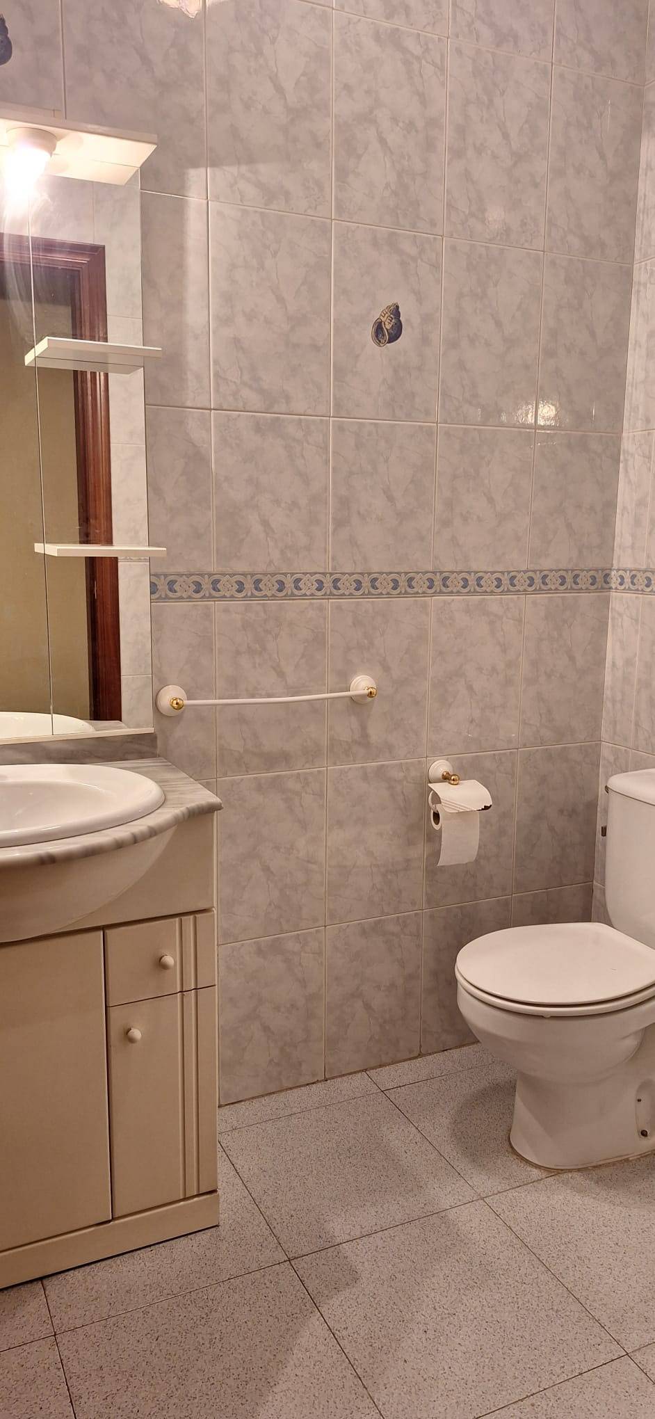 Bedroom in apartment for sale in Murcia