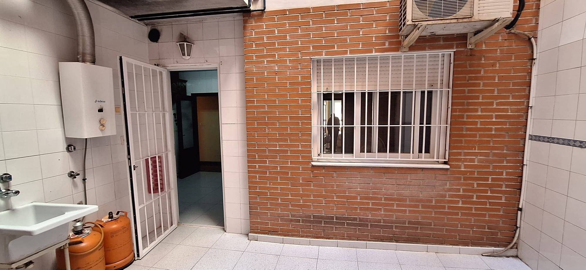 Bedroom in apartment for sale in Murcia