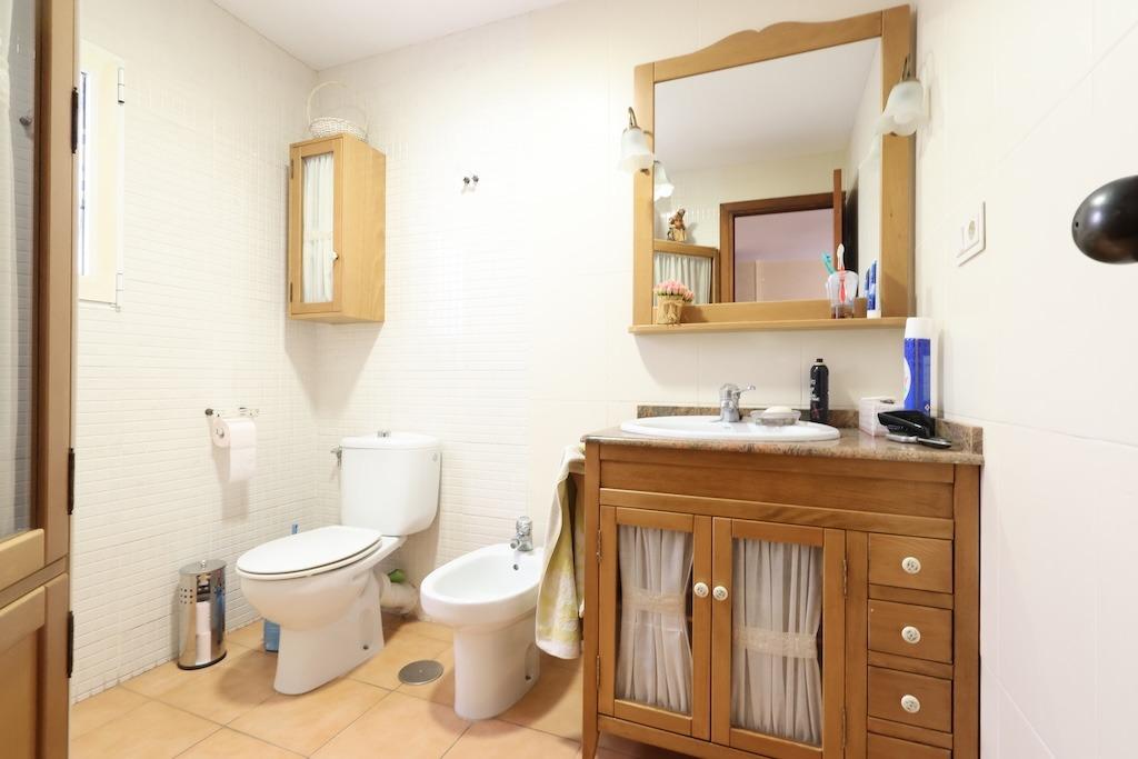 Bedroom in apartment for sale in Torrevieja