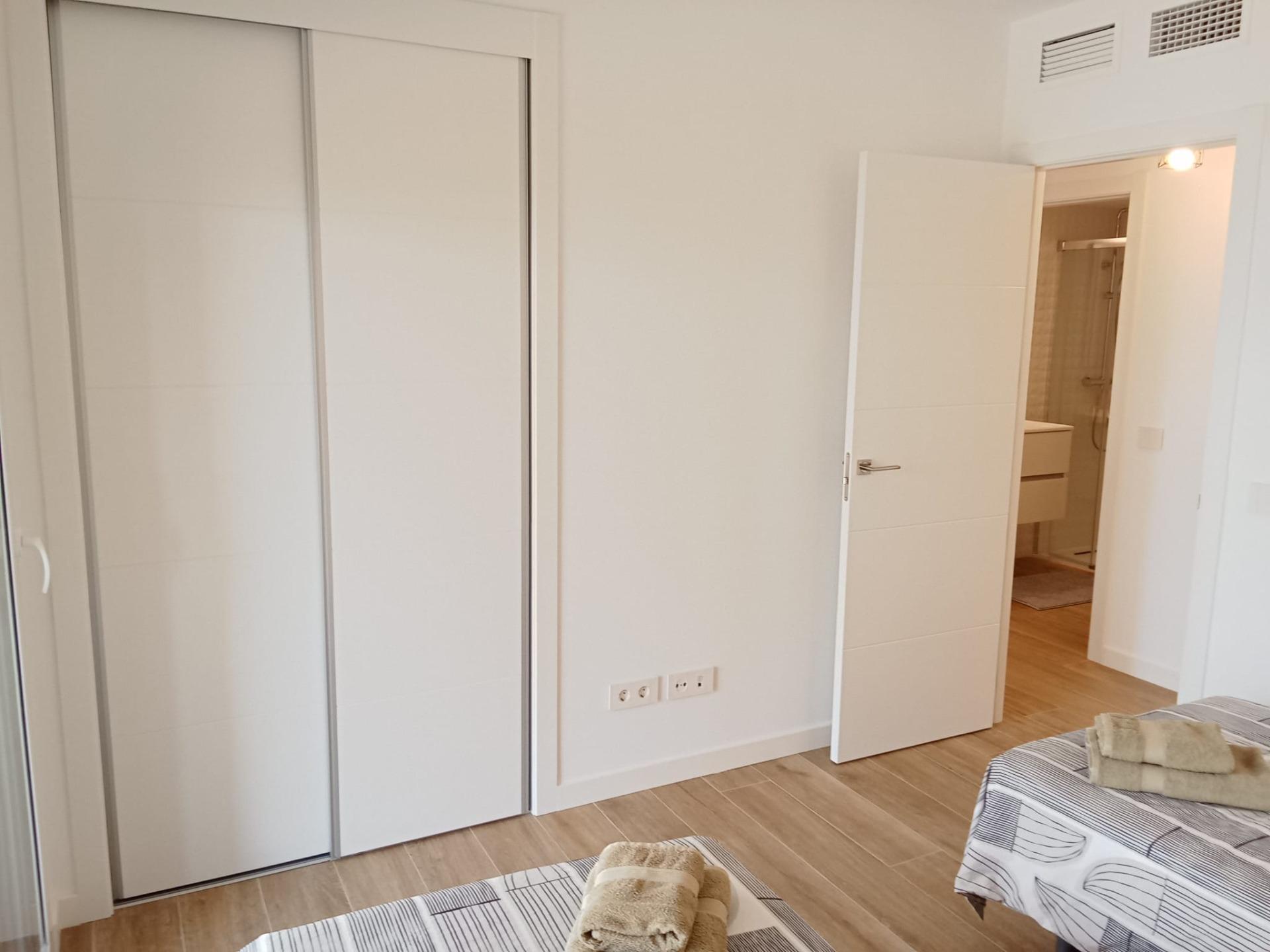 Bedroom in apartment for sale in Torrevieja