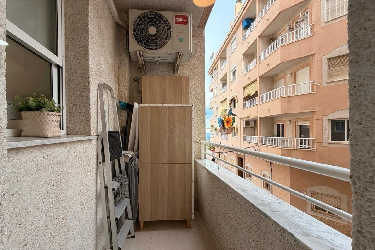 Terrace in apartment for sale in Torrevieja