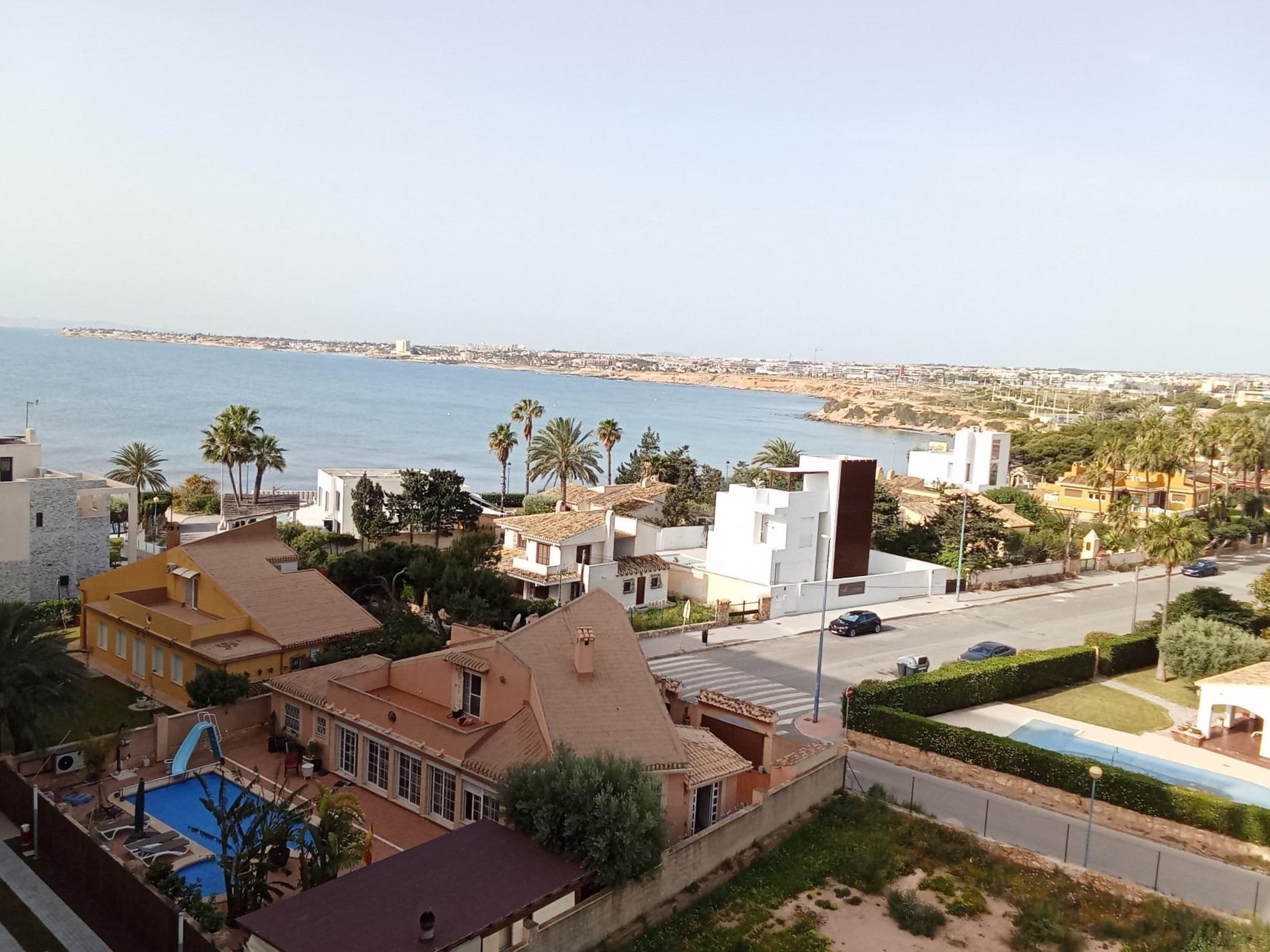 Bedroom in apartment for sale in Torrevieja