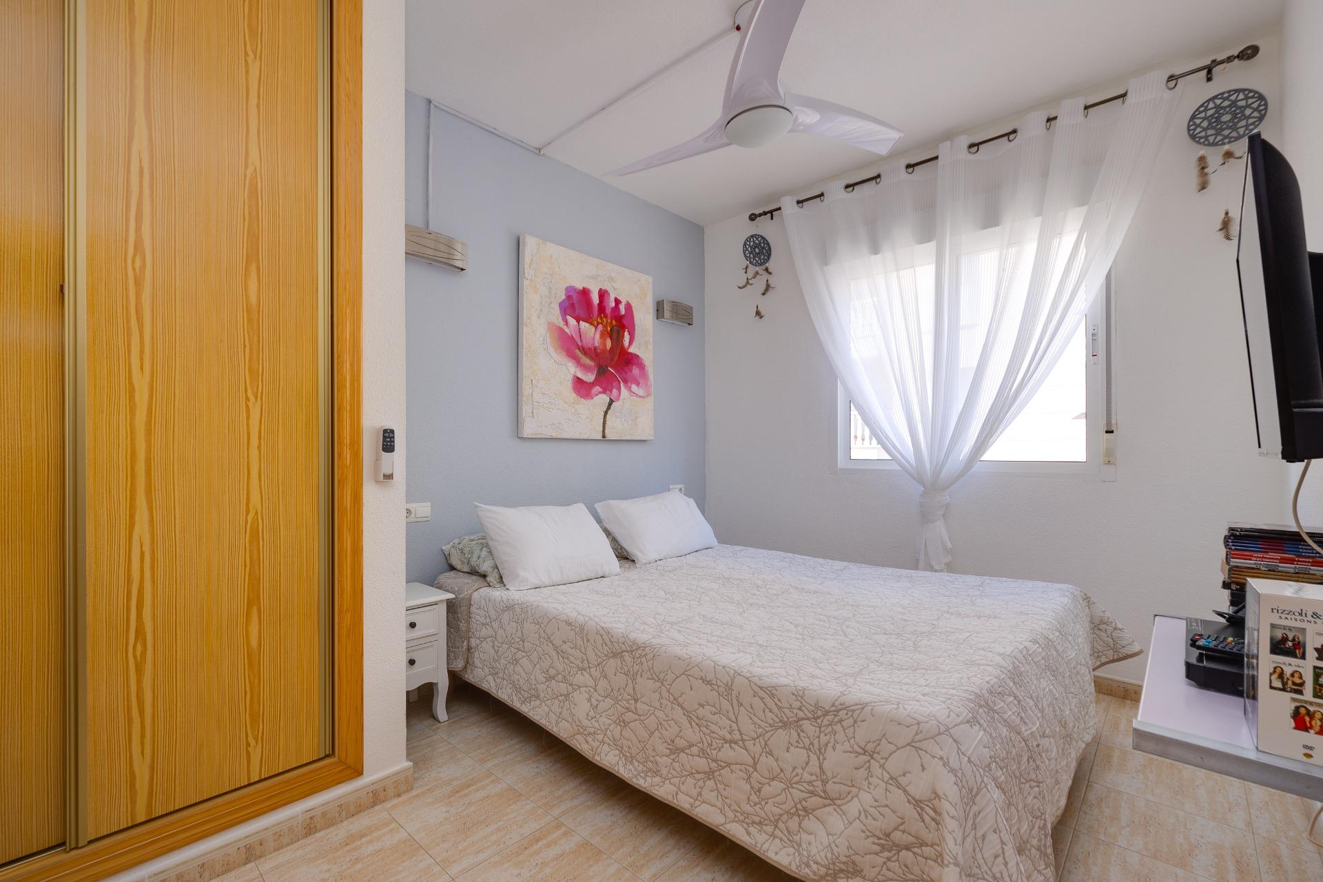 Kitchen in apartment for sale in Torrevieja