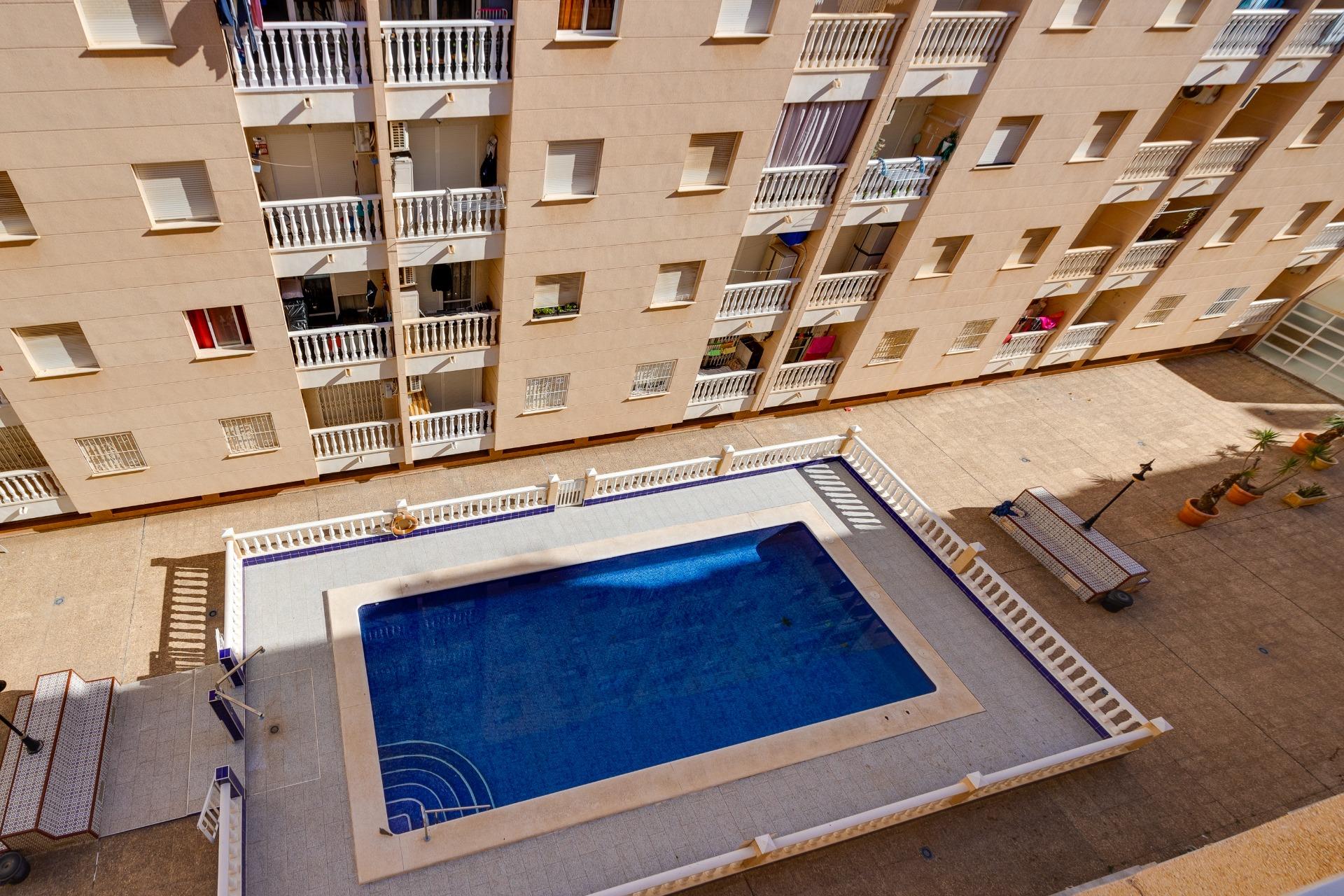 Garden in apartment for sale in Torrevieja