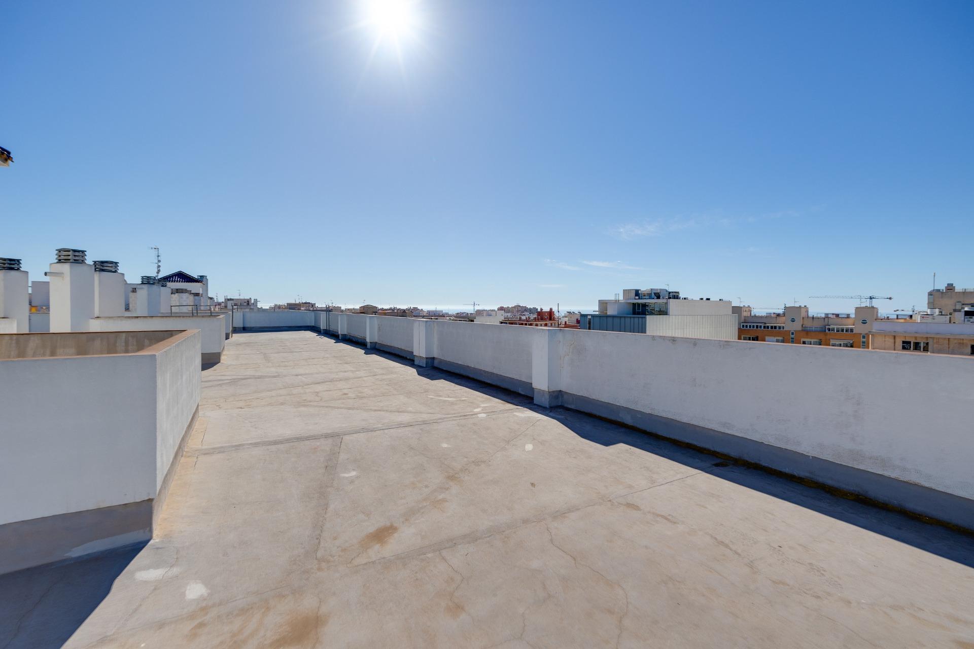 Bedroom in apartment for sale in Torrevieja
