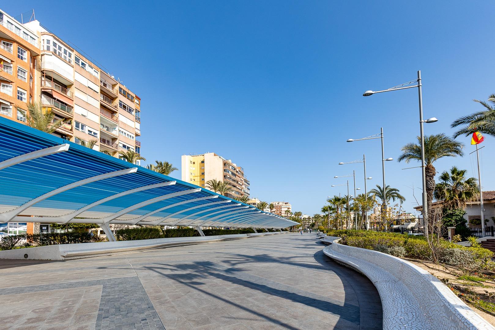 Bedroom in apartment for sale in Torrevieja