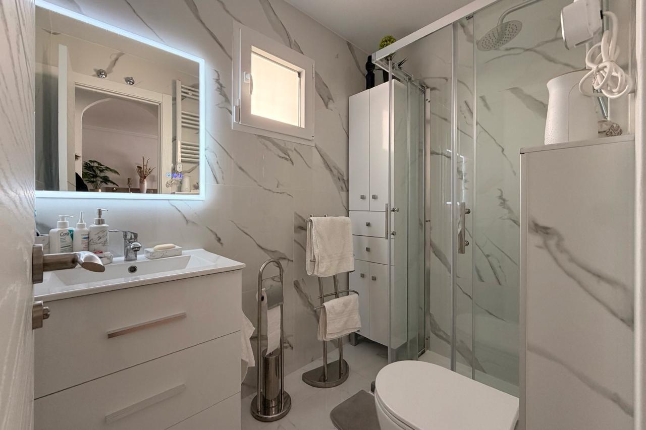 Bathroom in apartment for sale in Torrevieja