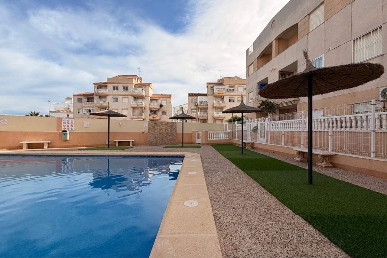Kitchen in apartment for sale in Torrevieja