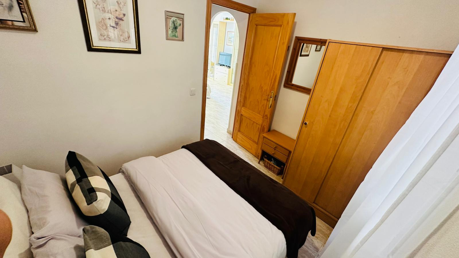 Bedroom in apartment for sale in Torrevieja