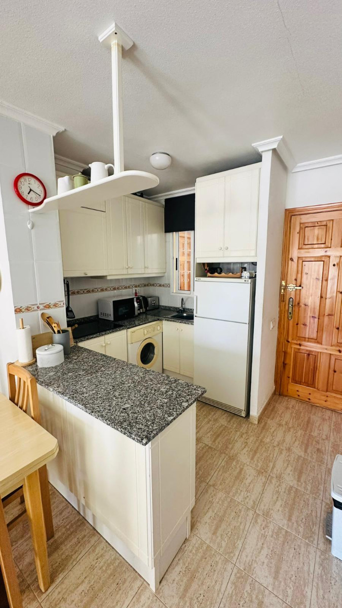 Bedroom in apartment for sale in Torrevieja