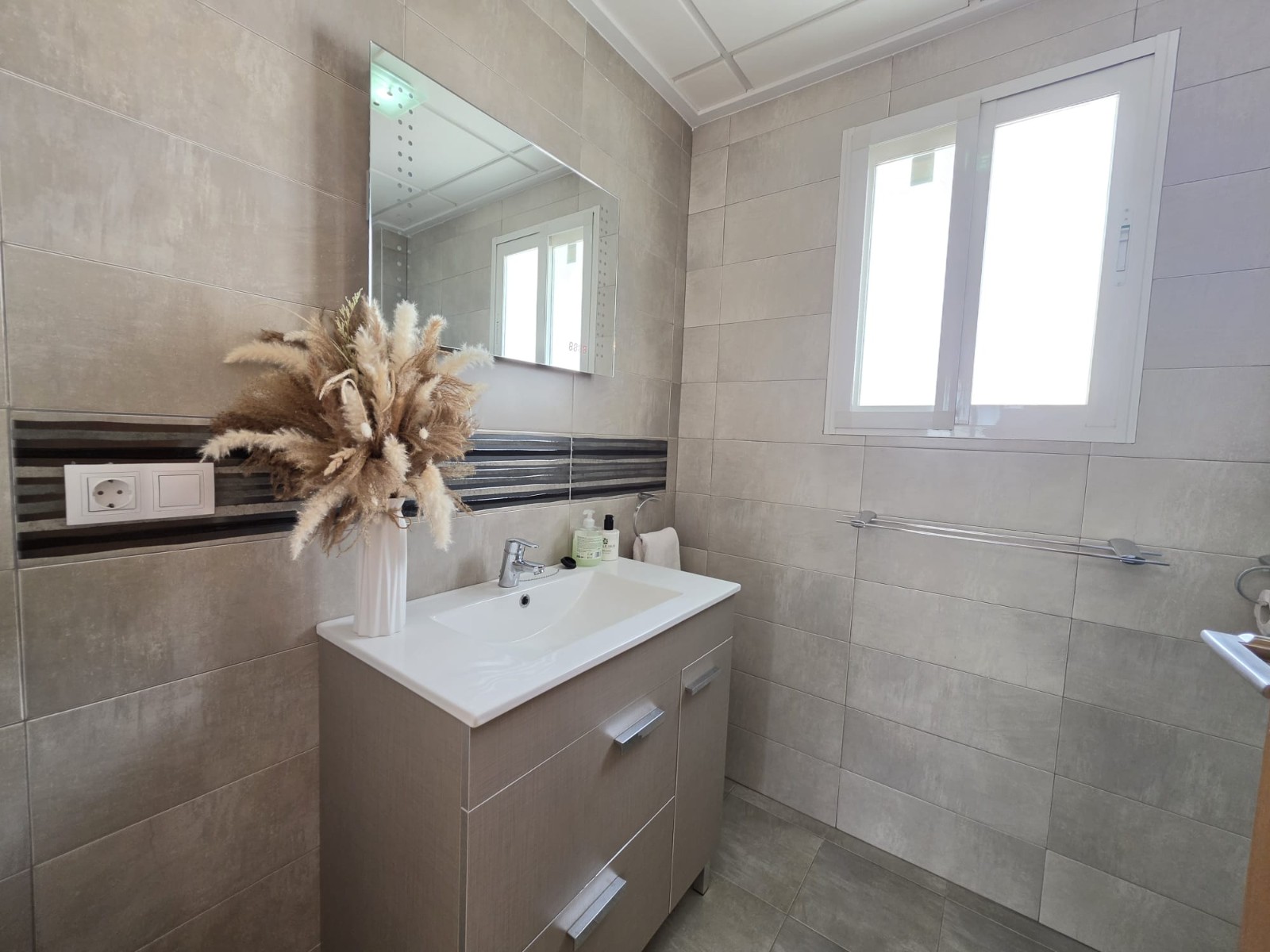 Bedroom in villa for sale in Pinoso