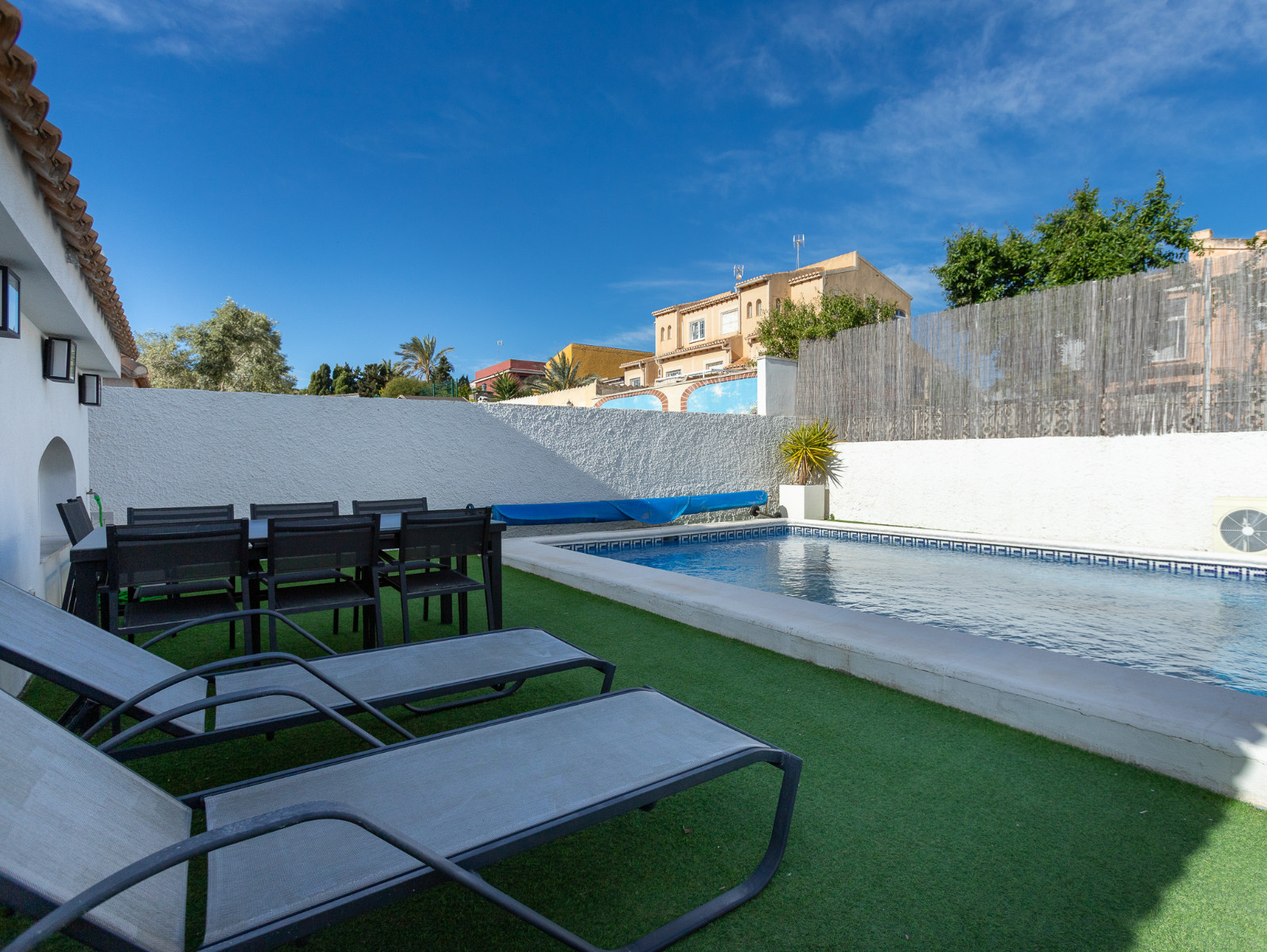 Bedroom in villa for sale in Los Balcones