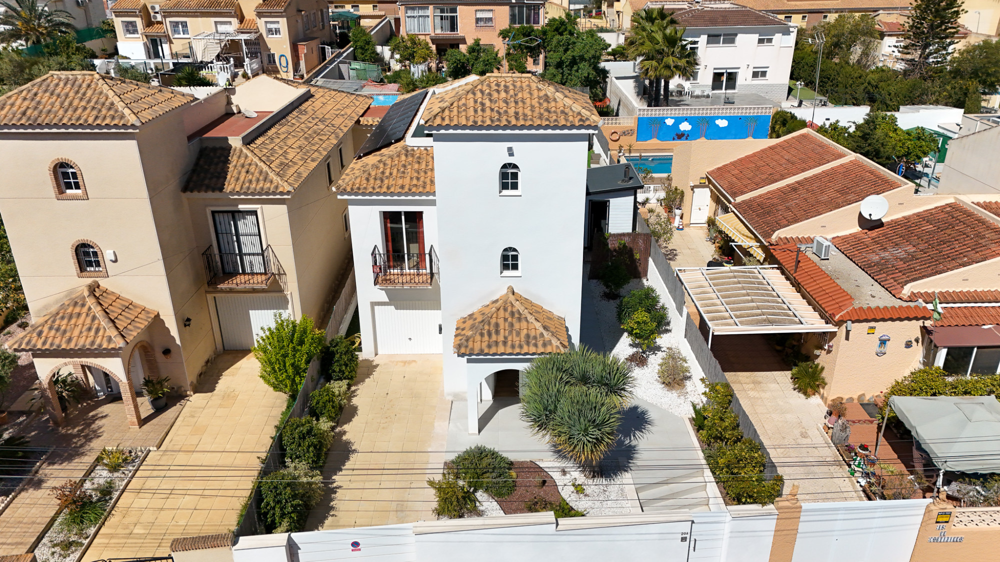 Pool area in villa for sale in Los Balcones