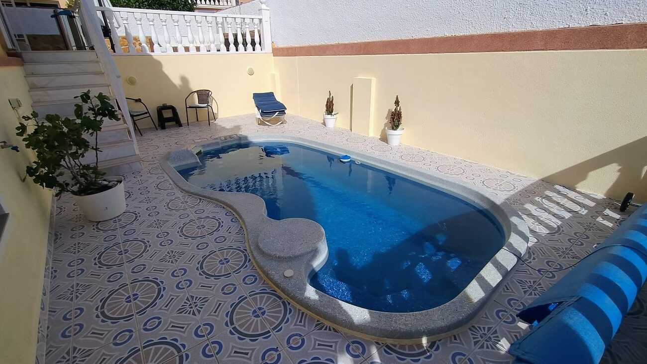 Garden in villa for sale in Camposol