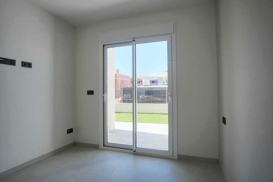 Garden in apartment for sale in Guardamar del Segura