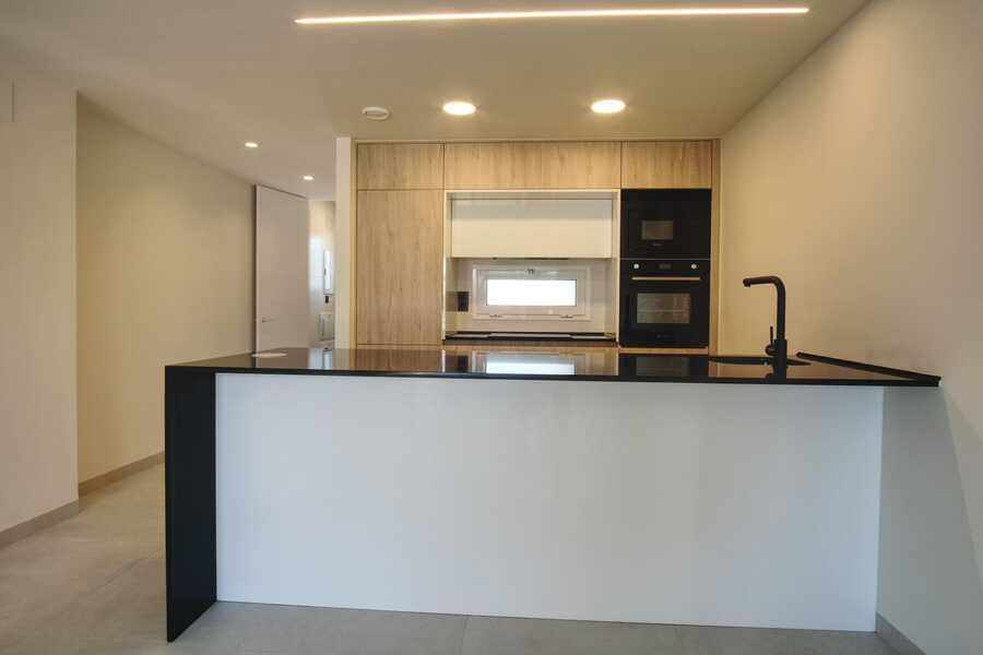 Master bedroom in apartment for sale in Guardamar del Segura