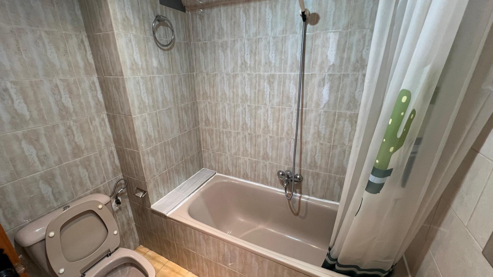 Master bedroom in apartment for sale in Torrevieja