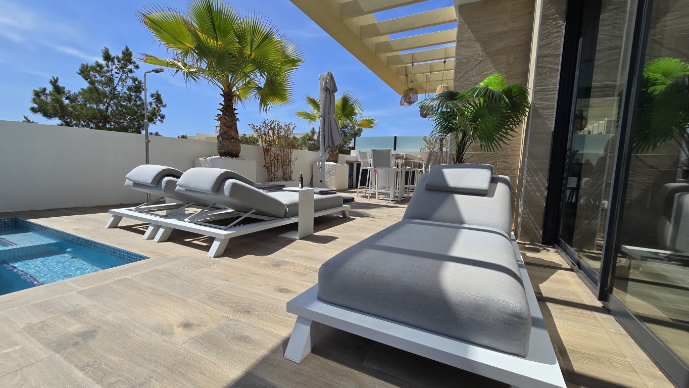 Exterior view in villa for sale in Los Montesinos