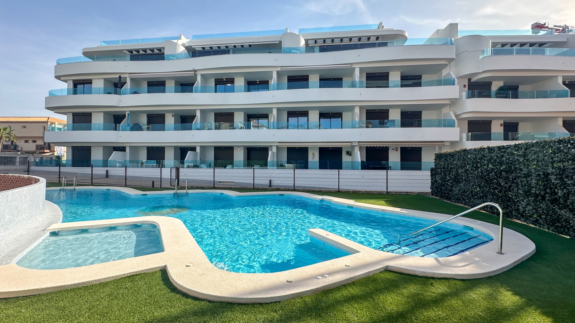 Apartamento Moderno em Playa Flamenca, Orihuela Costa – Vida Costeira com Vista ao Mar