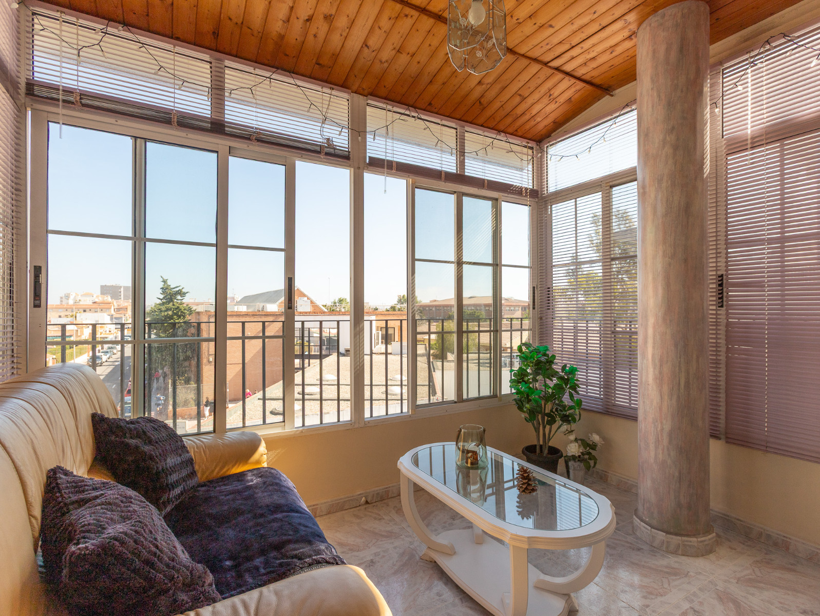 Master bedroom in apartment for sale in Torrevieja