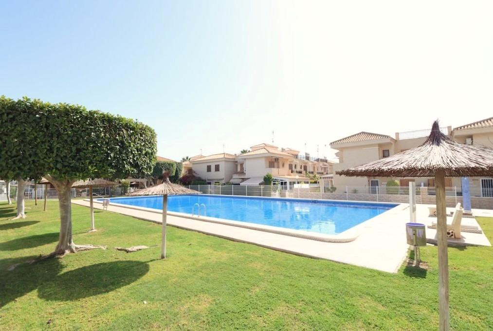 Framhjarta ljúsið á Orihuela Costa – 75 m² fyrir hægreiðslu og einkunn