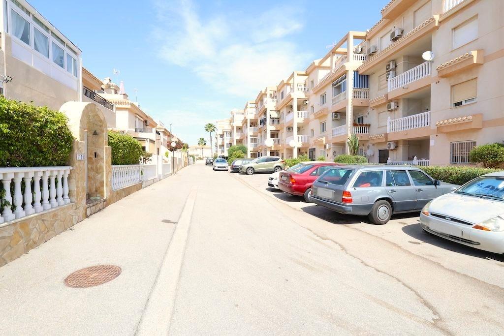 Kitchen in apartment for sale in Orihuela Costa