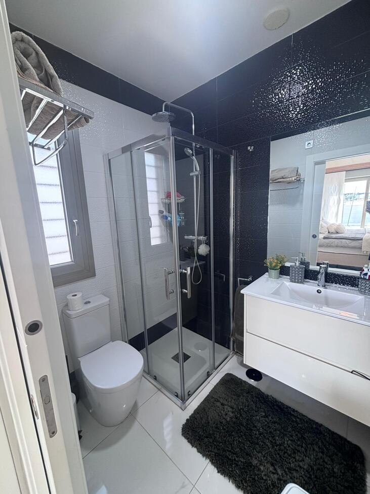 Bedroom in villa for sale in Villamartin