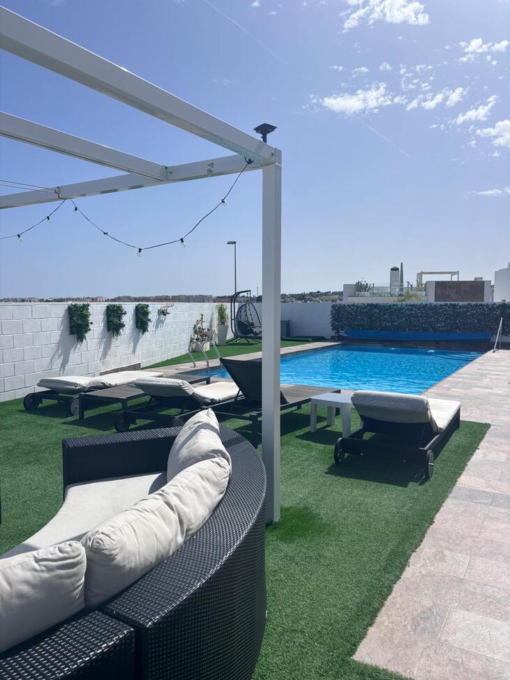 Terrace in villa for sale in Villamartin