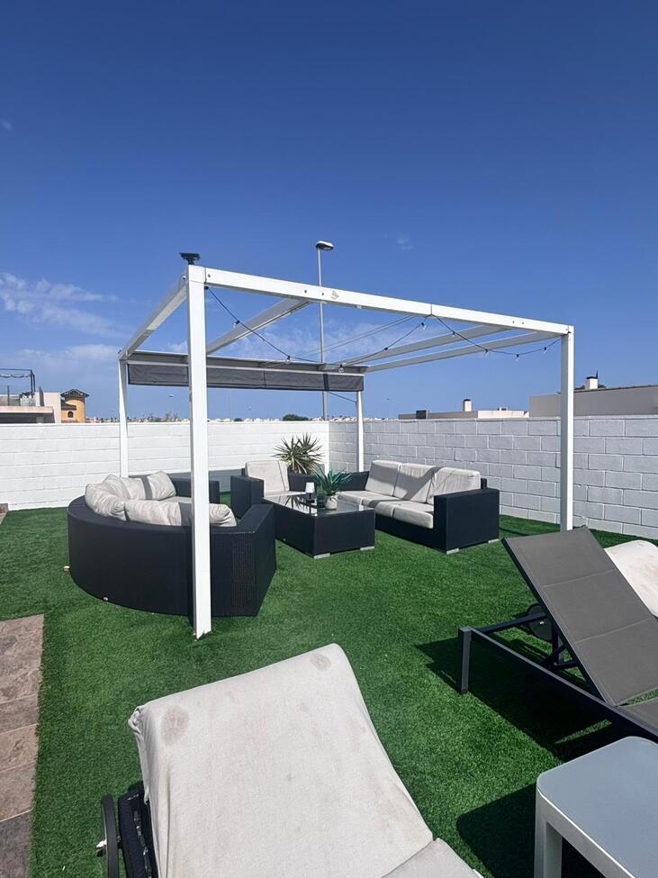 Bedroom in villa for sale in Villamartin