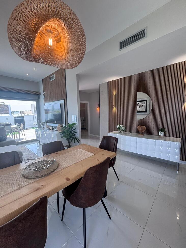 Garden in villa for sale in Villamartin