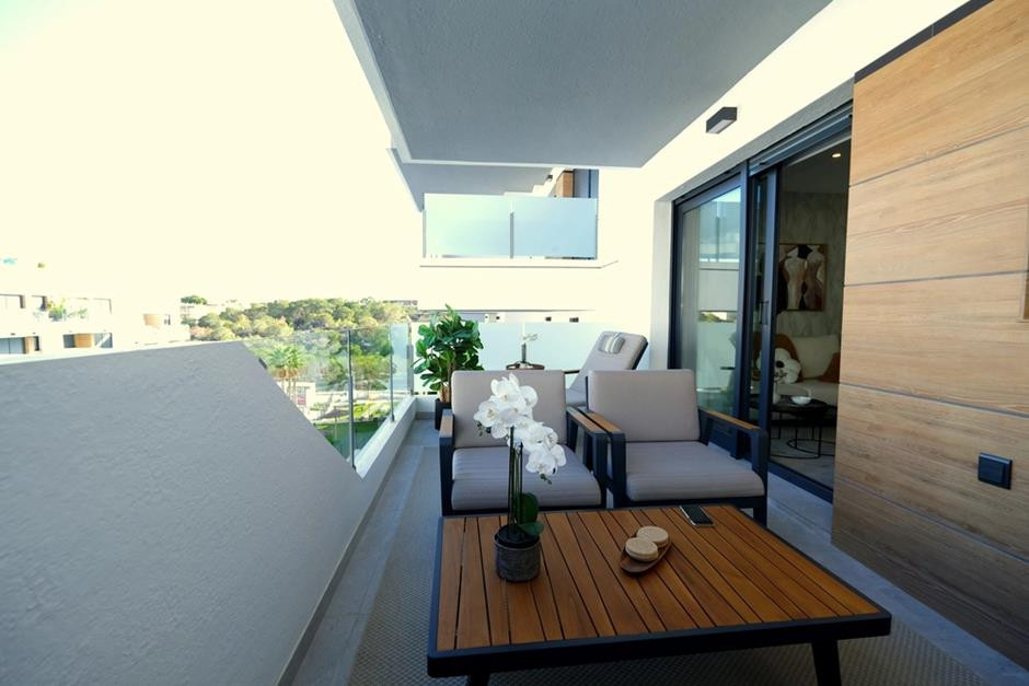 Master bedroom in apartment for sale in Villamartin
