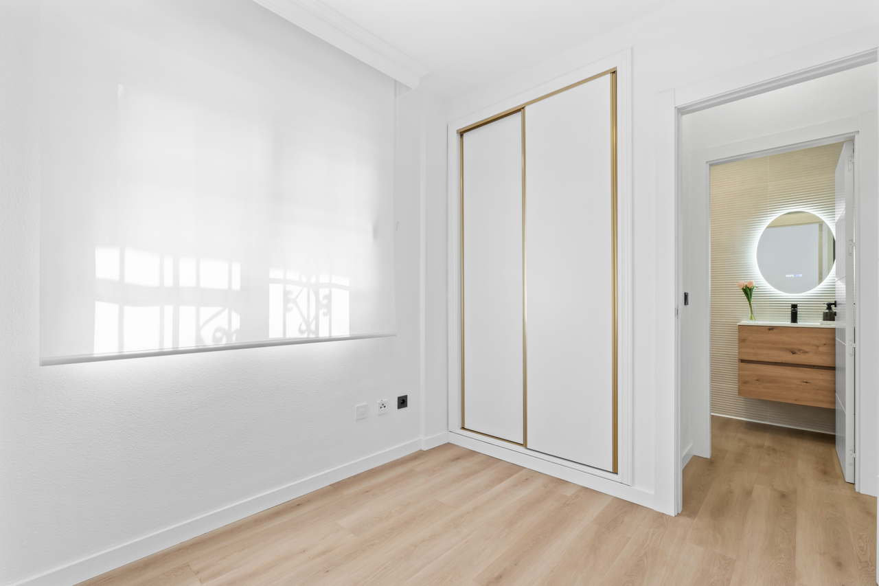 Master bedroom in terraced for sale in Villamartin