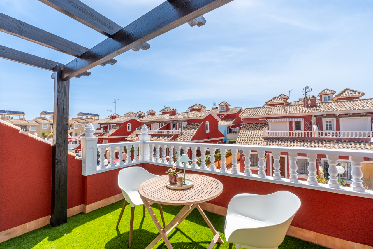 Bedroom in terraced for sale in Villamartin