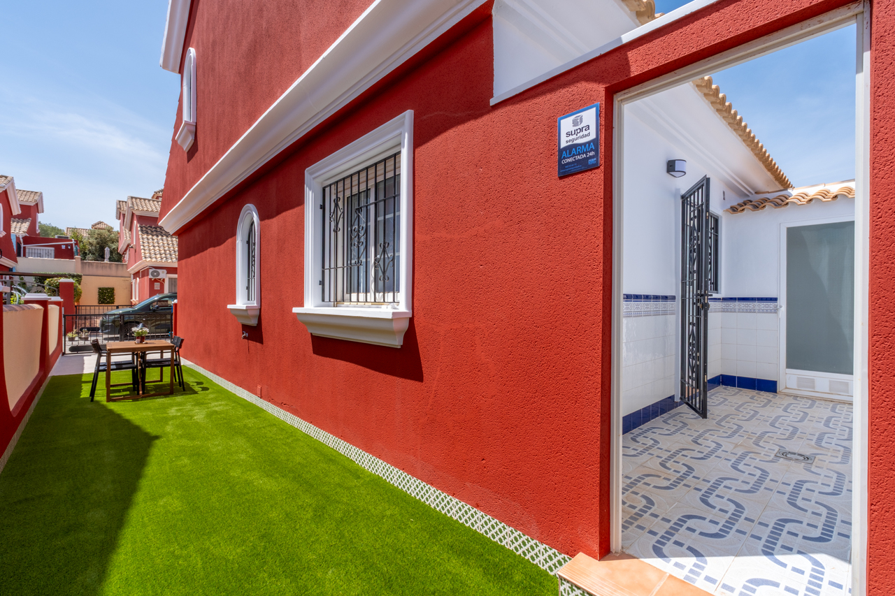 Exterior view in terraced for sale in Villamartin