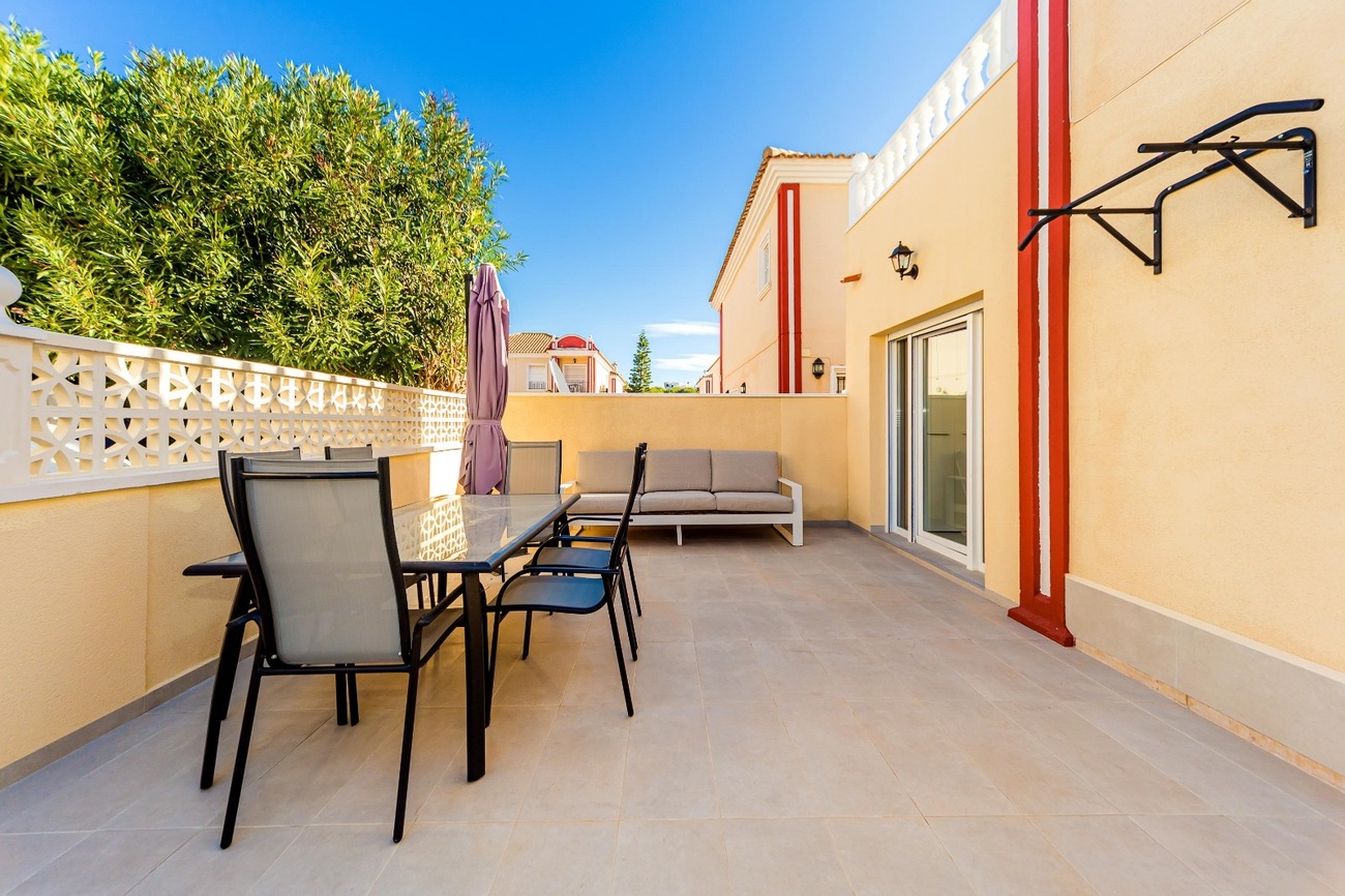 Master bedroom in duplex for sale in Dehesa de Campoamor