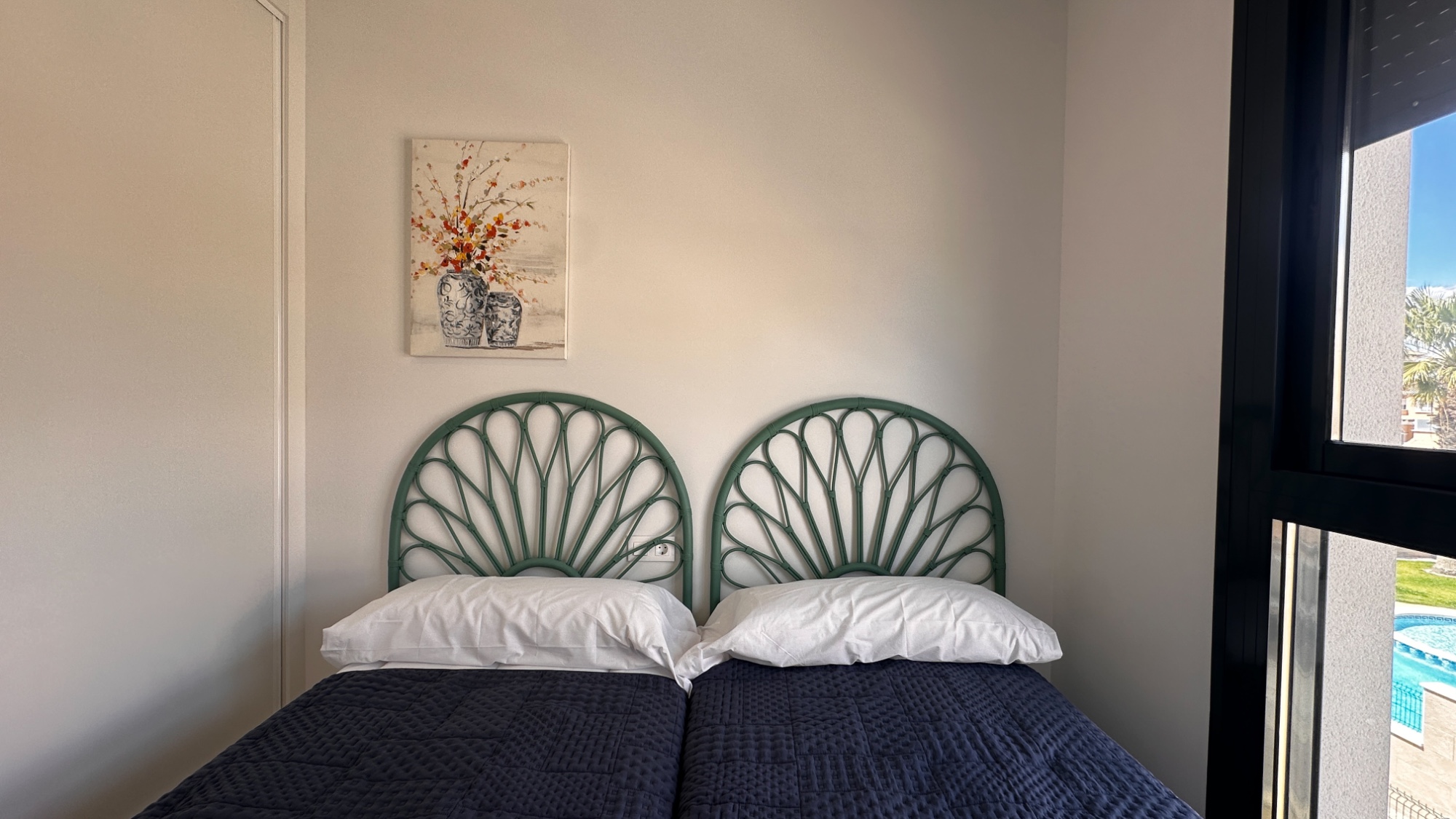 Garden in apartment for sale in Orihuela Costa
