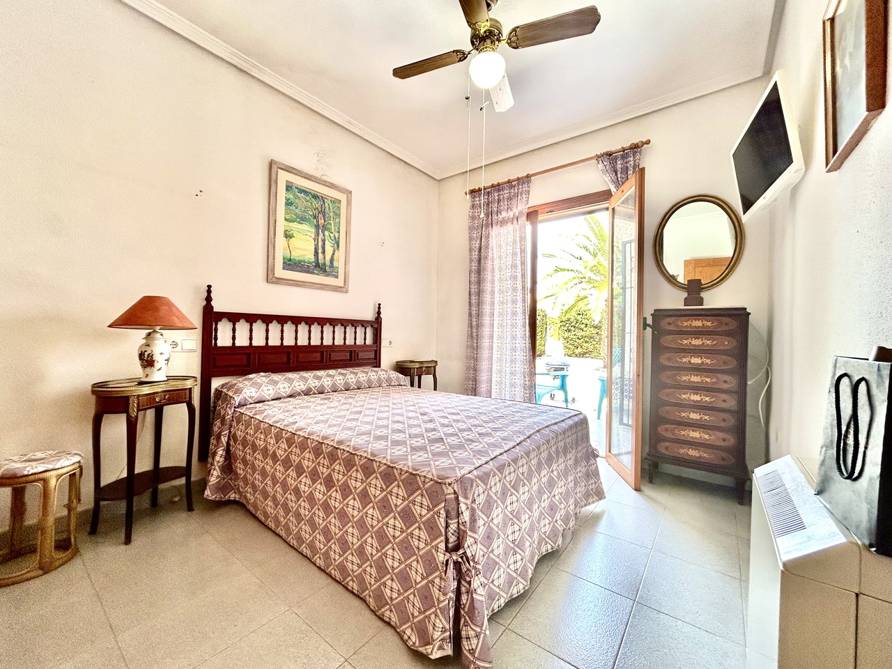 Pool area in villa for sale in La Zenia