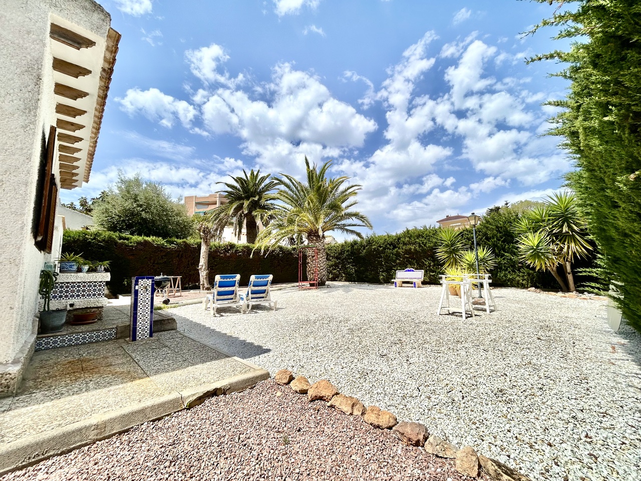 Dining area in villa for sale in La Zenia