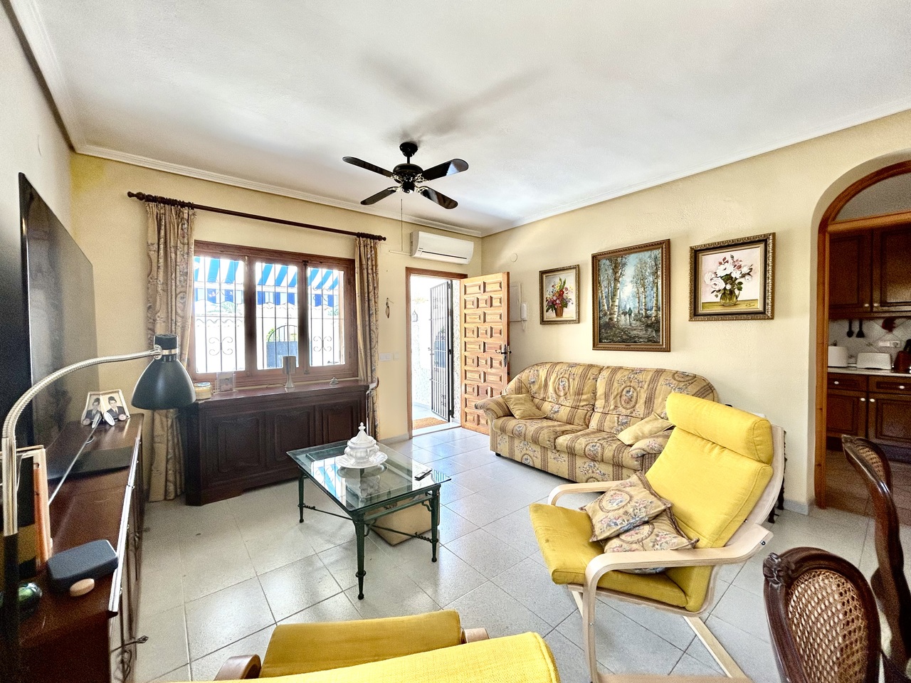 Bedroom in villa for sale in La Zenia