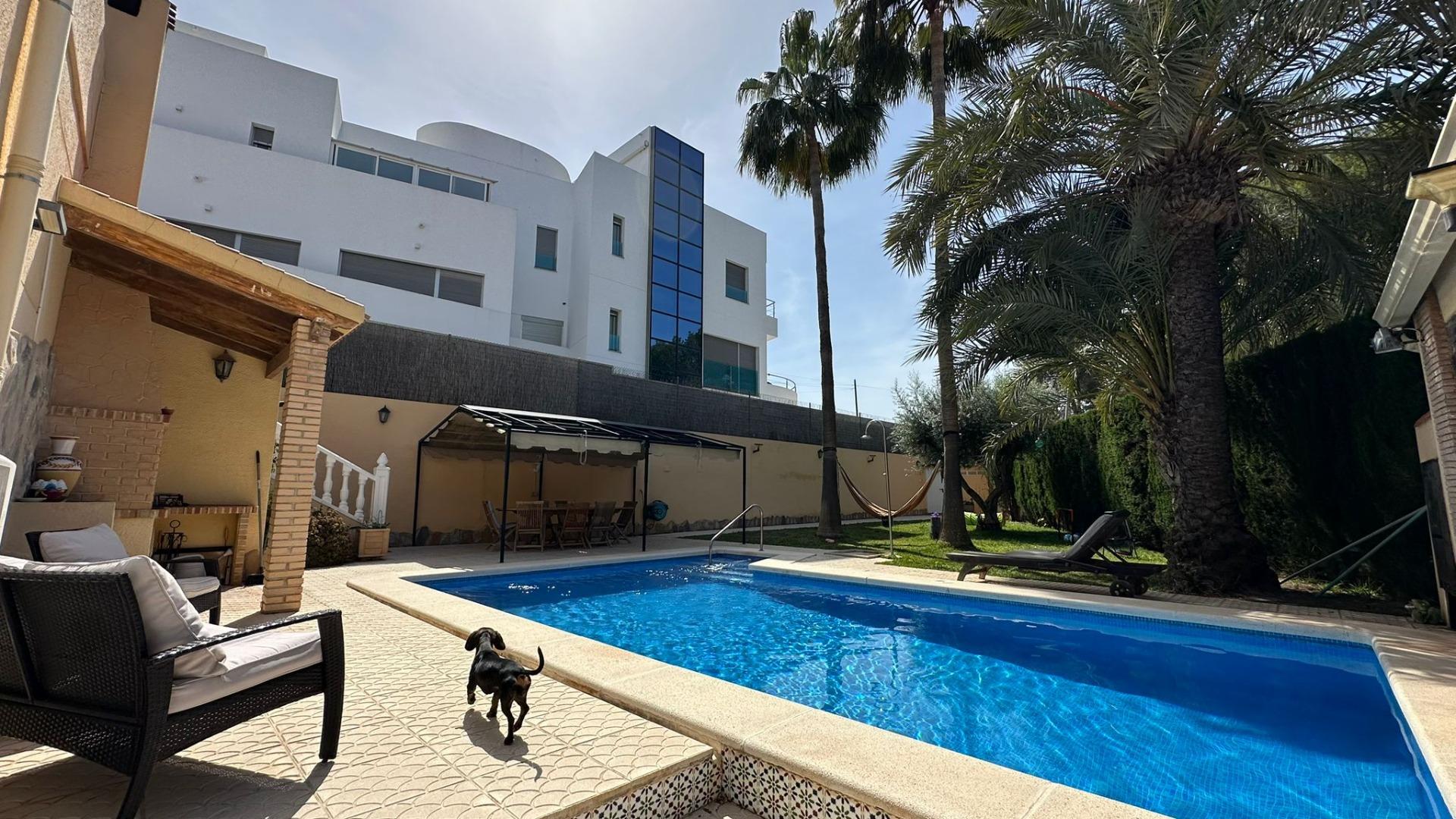 Exterior view in villa for sale in Torrevieja