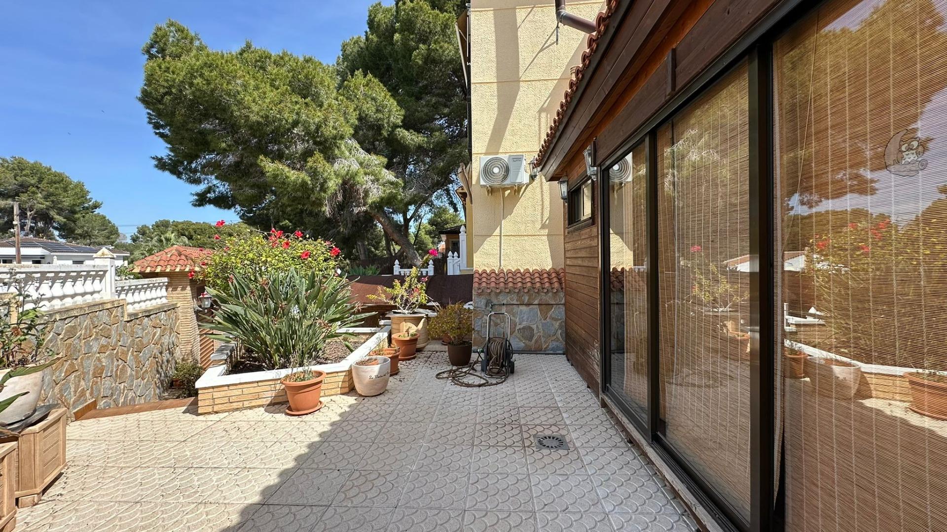 Living room in villa for sale in Torrevieja