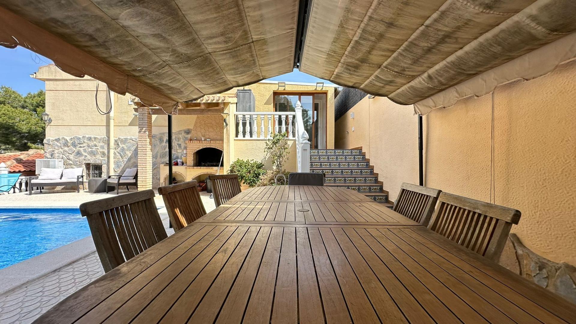 Garden in villa for sale in Torrevieja