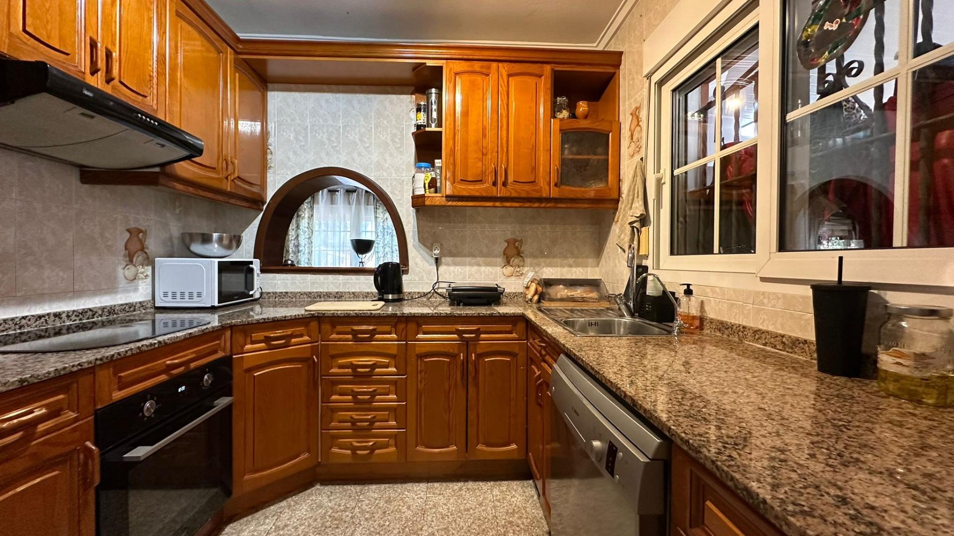 Terrace in villa for sale in Torrevieja