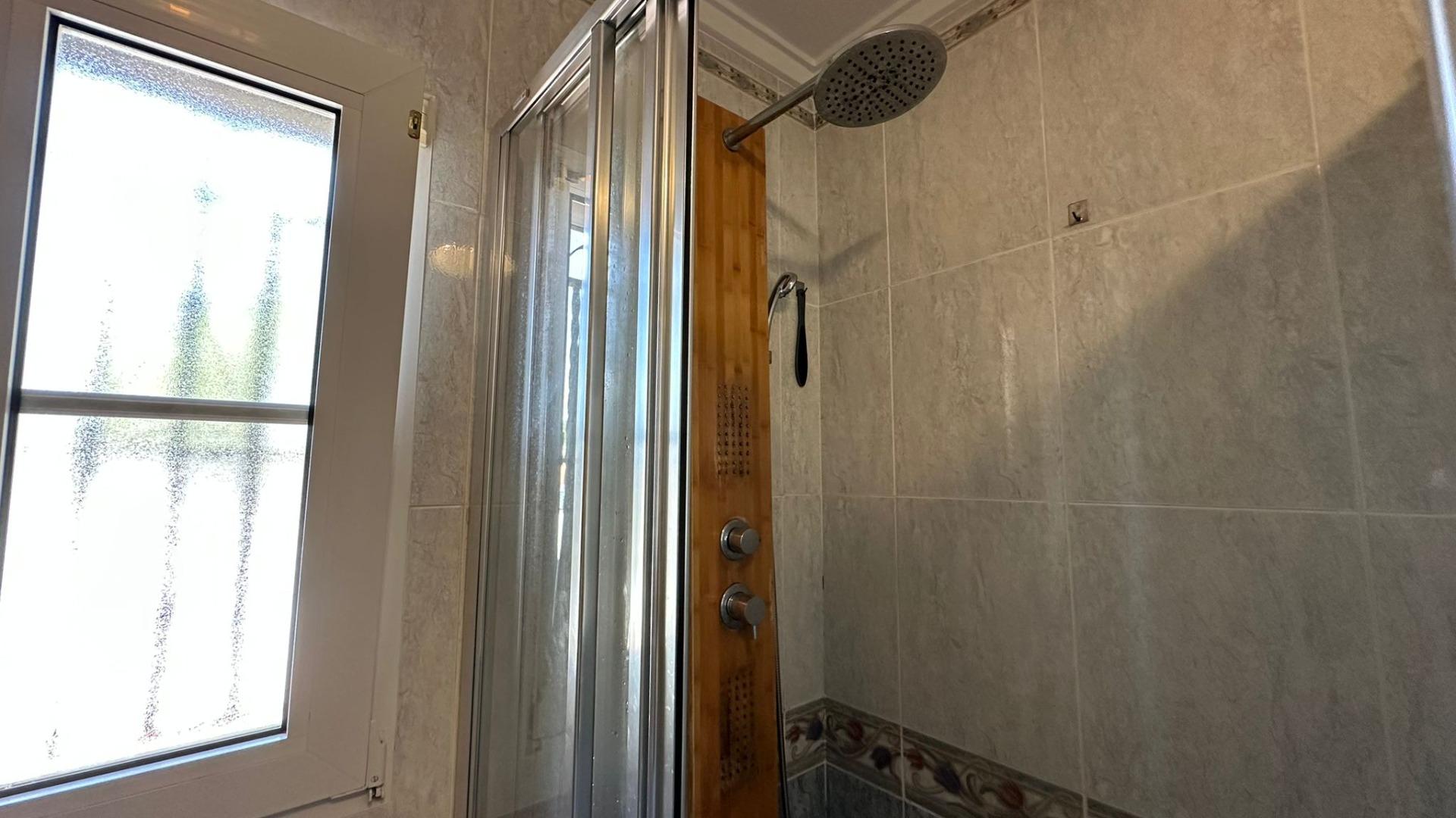 Bathroom in villa for sale in Torrevieja