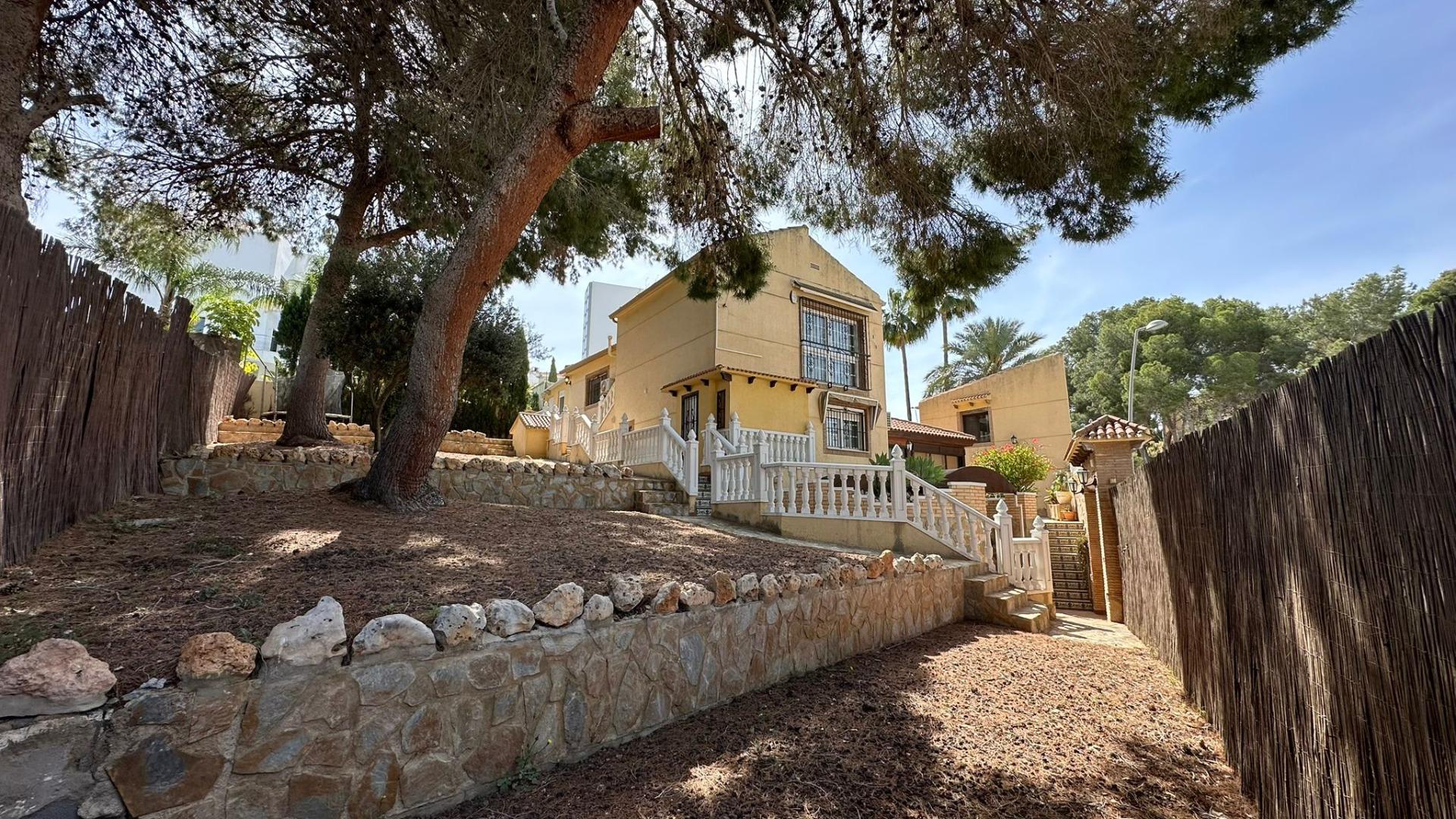 Terrace in villa for sale in Torrevieja