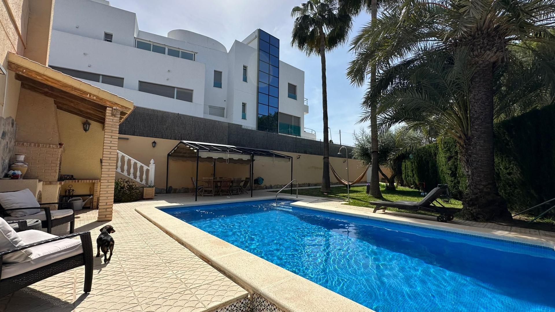 Bedroom in villa for sale in Torrevieja